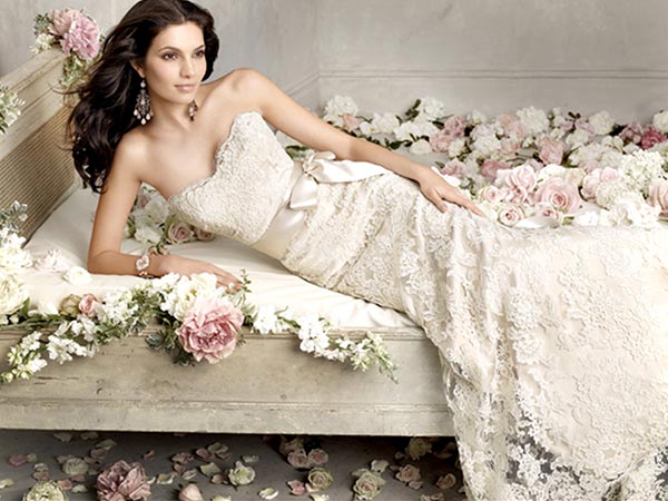 A multitude of Fashion Designers are donating Wedding Dresses and 